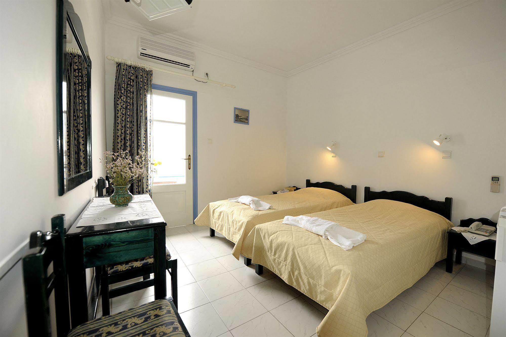 Corali Hotel Adamantas  Bagian luar foto